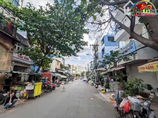 Nhà đất sổ đỏ Quận 8 Hồ Chí Minh 4 Phòng Sân Đỗ Xe