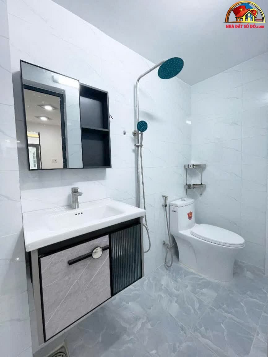 Bán nhà riêng sổ đỏ Quận 4 Hồ Chí Minh giá 2.9 tỷ diện tích 65m²
