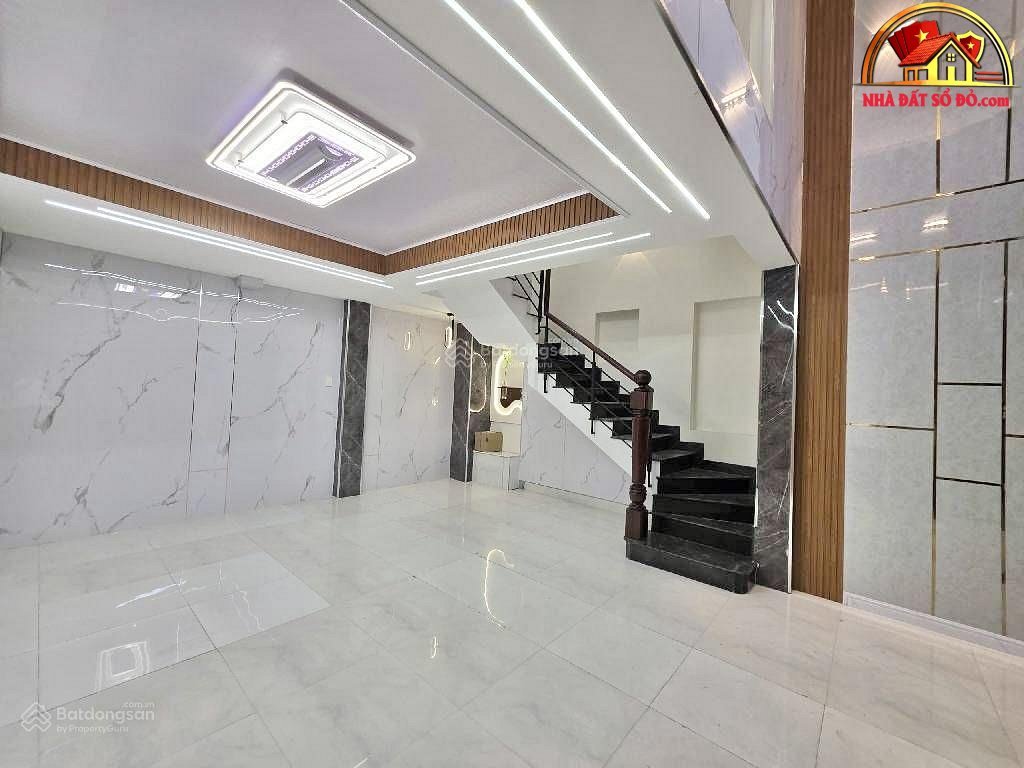 Nhà đất sổ đỏ 4 phòng ngủ ở hẻm thông Âu Cơ Quận 11 TP.HCM giá 8.7 tỷ