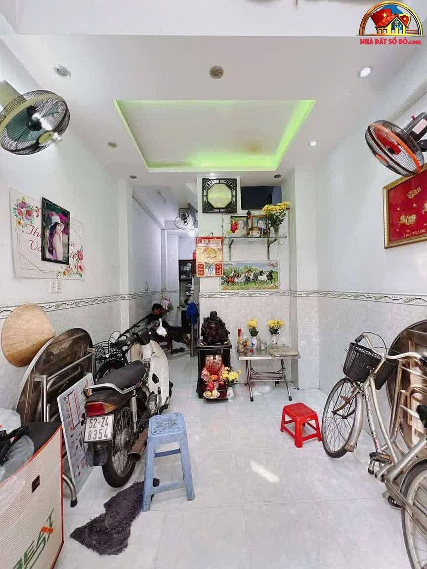 Bán nhà mặt phố Đoàn Văn Bơ Quận 4 Hồ Chí Minh giá 4.4 tỷ diện tích 120m²