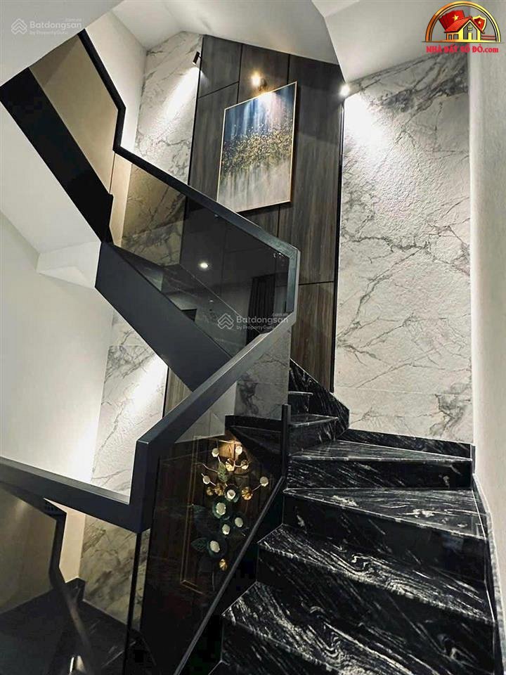 Nhà đất sổ đỏ khu vực Tân Bình TP.HCM với giá 18.6 tỷ, diện tích 81m2