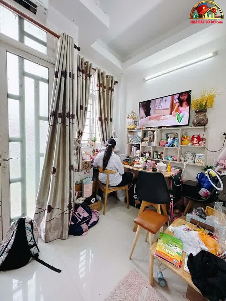 Nhà đất sổ đỏ Quận 4 bán nhà mặt phố giá 2.46 tỷ diện tích 64m2