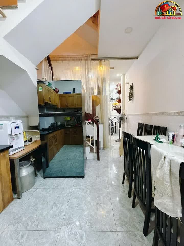 Bán nhà mặt phố sổ đỏ Quận 4 Hồ Chí Minh chỉ 5.88 tỷ diện tích 170m²