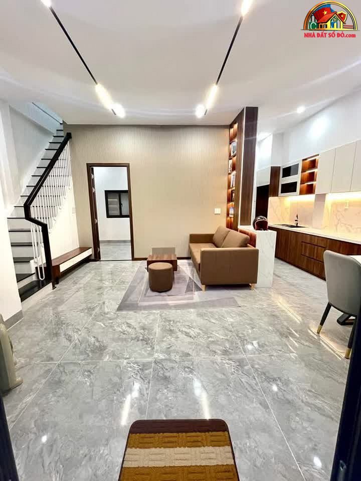 Nhà đất sổ đỏ Đà Nẵng: Căn nhà 2 tầng, 3 phòng ngủ giá 2.9 tỷ tại Hải Châu