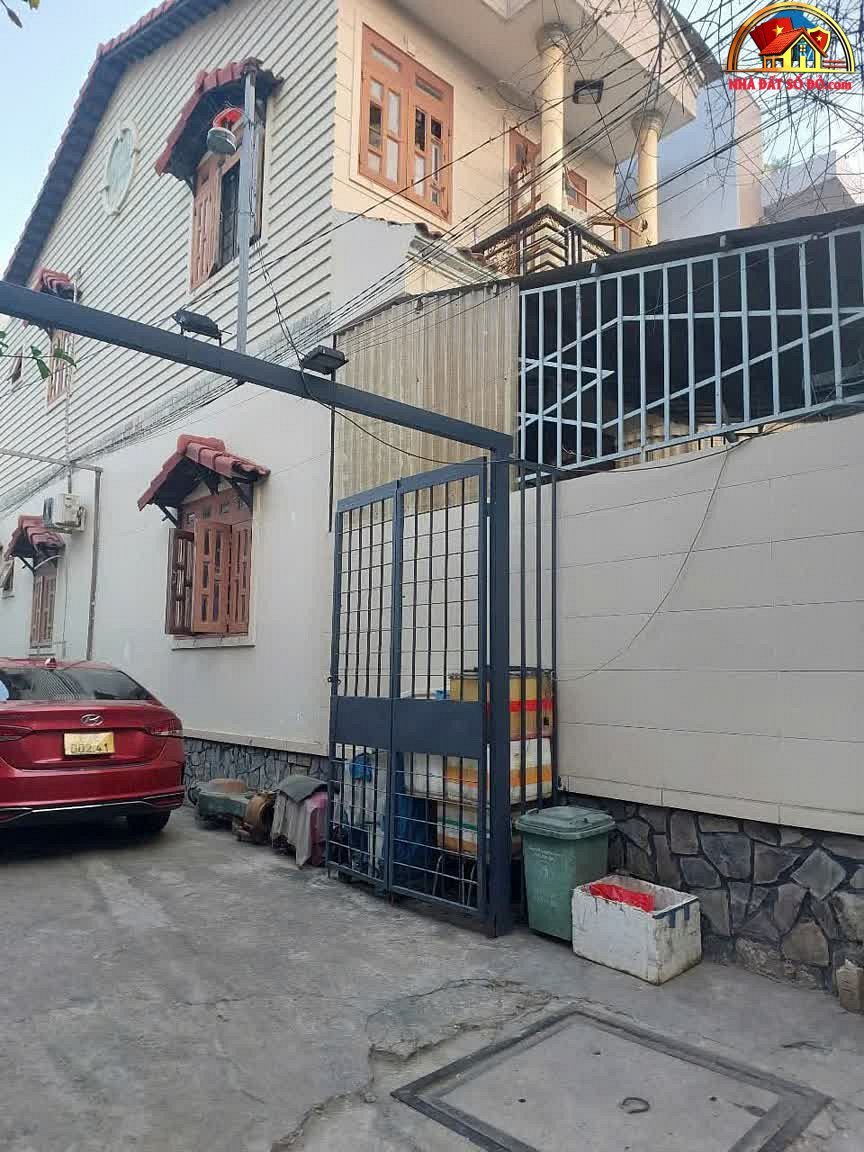 Bán nhà đất sổ đỏ Quận 2 Hồ Chí Minh 128m2, 3 tầng giá thỏa thuận