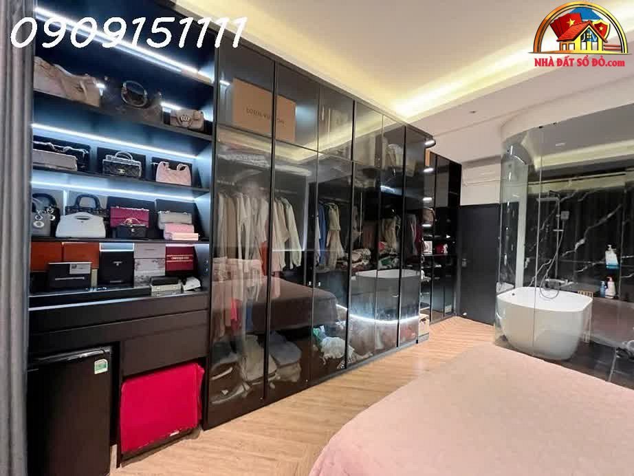Nhà đất sổ đỏ Quận 7 – Bán nhà riêng 3 phòng ngủ, giá 7.3 tỷ
