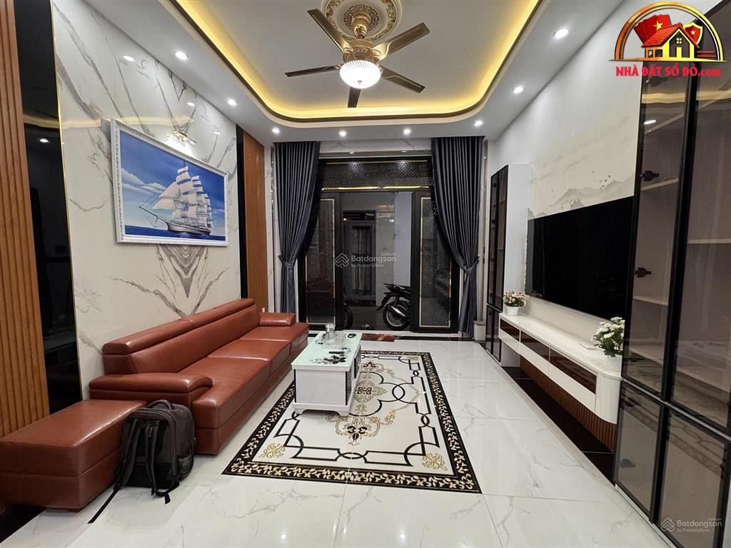 Nhà đất sổ đỏ Phú Nhuận 3 lầu, hẻm xe hơi 7.8 tỷ
