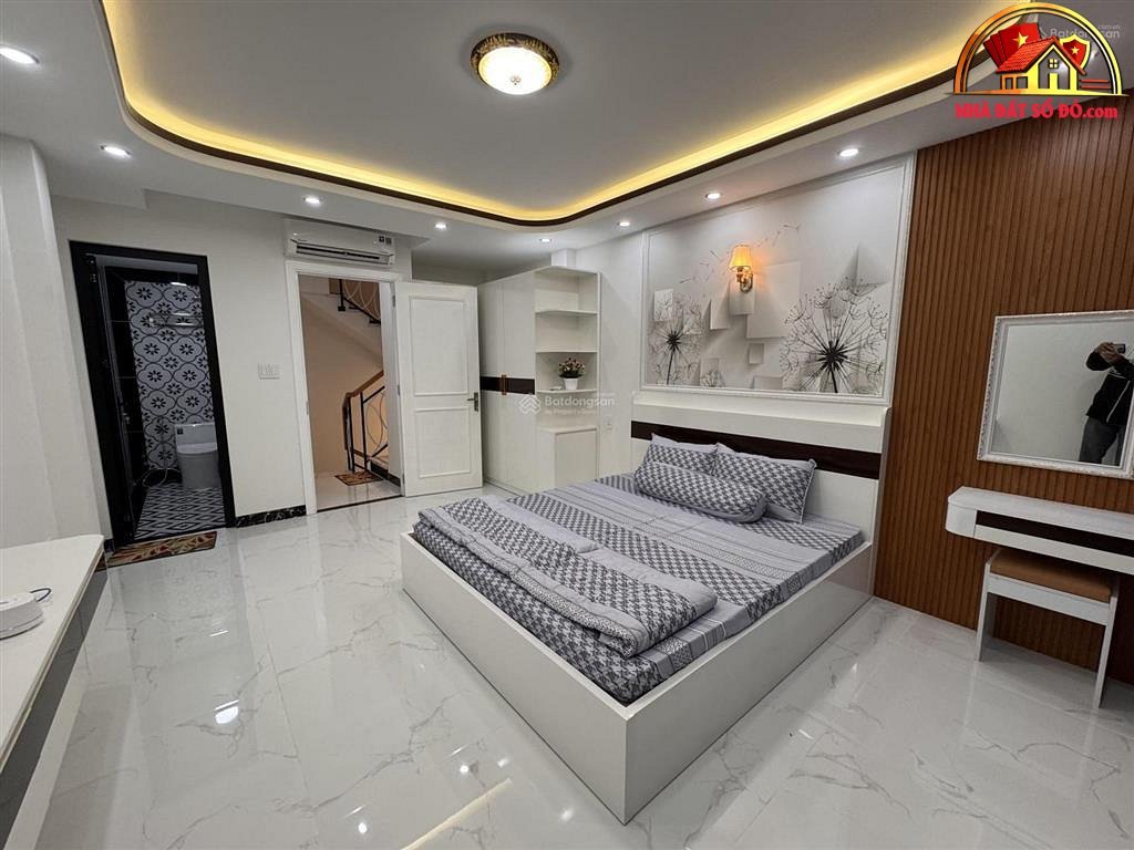 Nhà đất sổ đỏ Phú Nhuận 3 lầu, hẻm xe hơi 7.8 tỷ