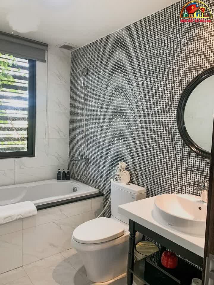 Bán nhà mặt phố 8 tầng, 200m2, Lê Thước Sơn Trà Đà Nẵng – Doanh thu 250 triệu/tháng