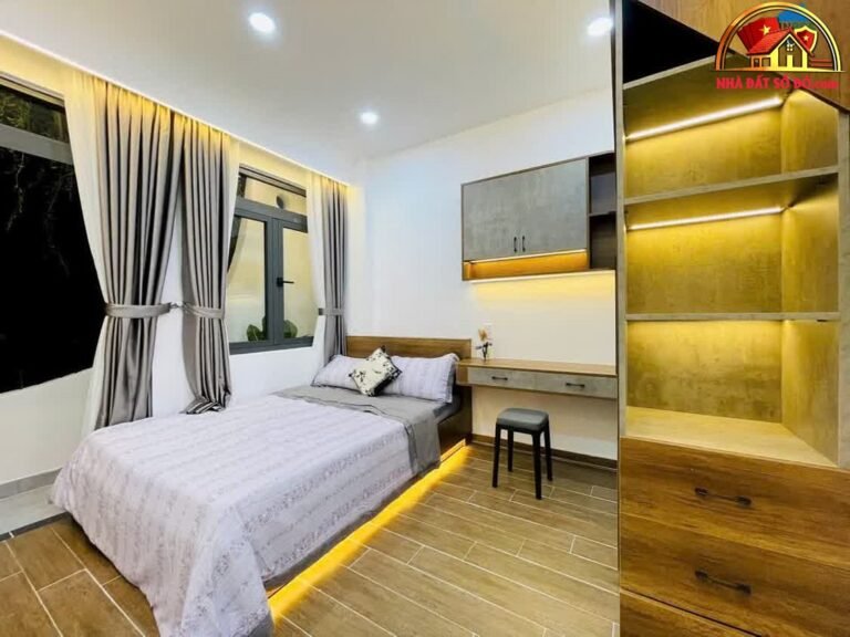 Bán nhà mặt phố sổ đỏ Quận 2 Hồ Chí Minh giá 18 tỷ