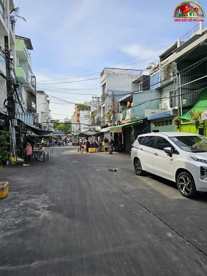Bán nhà mặt phố Quận 4 sổ hồng, chỉ 3.39 tỷ – 67m²