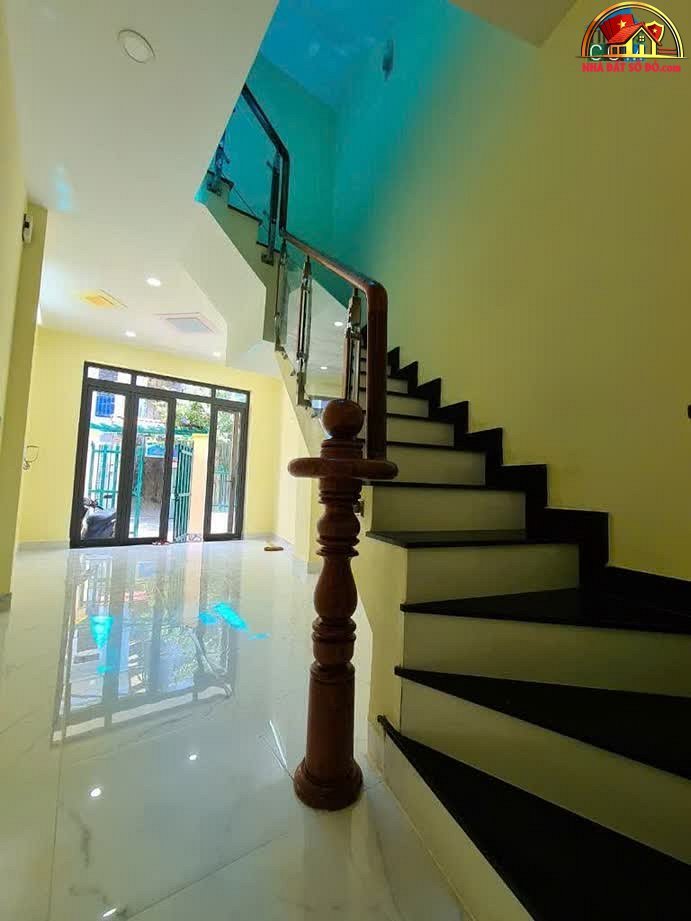 Nhà đất sổ đỏ Quận 2 TP.HCM: Bán nhà riêng 4PN, 62m2 giá 5.5 tỷ