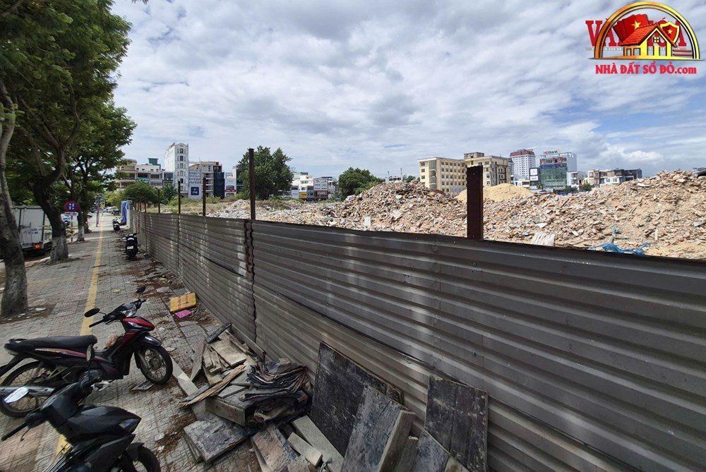 Khu đất “tứ giác vàng” đấu giá 4 lần vẫn ế: Đánh giá thị trường 2026 - Review Nhà Phố - Mua bán nhà phố thổ cư - Reviewnhapho.com Cận cảnh khu đất “tứ giác vàng” 4 lần đấu giá vẫn ế khách - ảnh 3