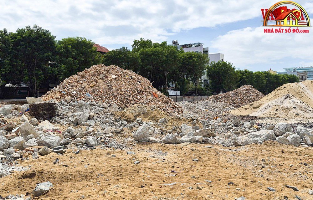 Khu đất “tứ giác vàng” đấu giá 4 lần vẫn ế: Đánh giá thị trường 2026 - Review Nhà Phố - Mua bán nhà phố thổ cư - Reviewnhapho.com Cận cảnh khu đất “tứ giác vàng” 4 lần đấu giá vẫn ế khách - ảnh 7