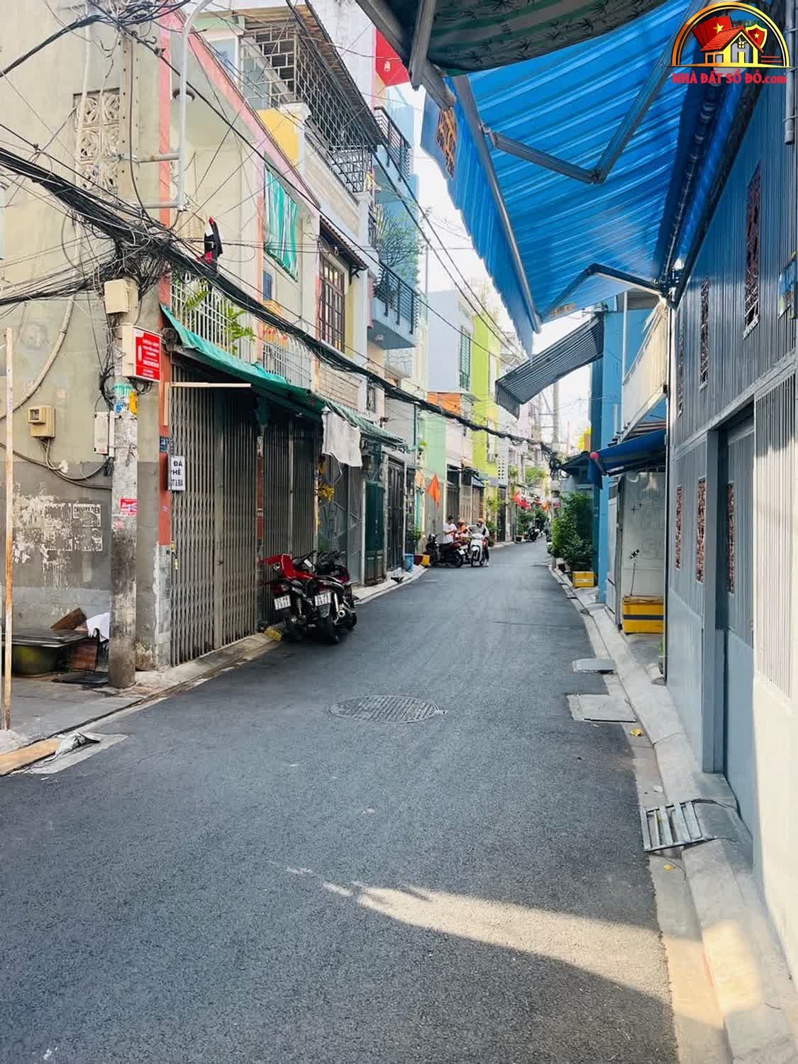 Nhà 3 tầng nở hậu giá 4,99 tỷ tại Âu Cơ, Tân Bình – NHÀ ĐẤT BẤT ĐỘNG SẢN SỔ ĐỎ
