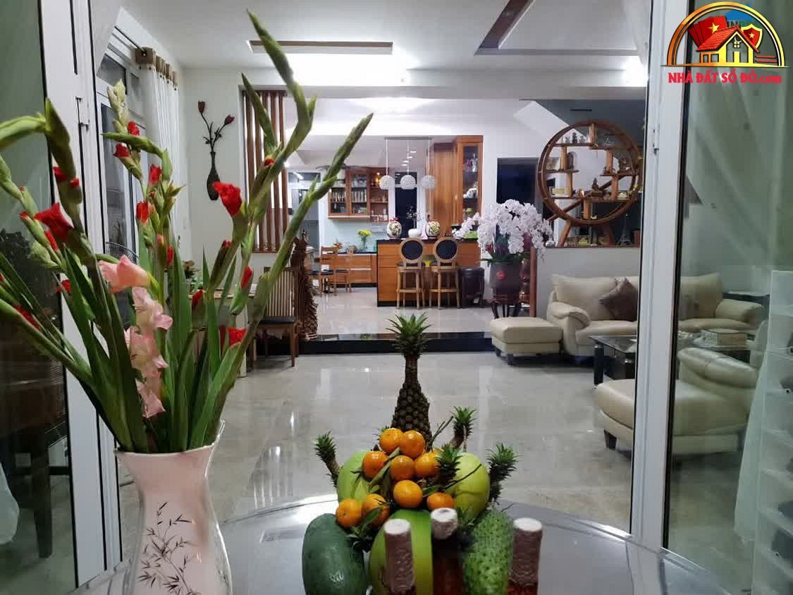 Bán biệt thự sổ đỏ Quận 2 Hồ Chí Minh – 200 m² giá 45 tỷ