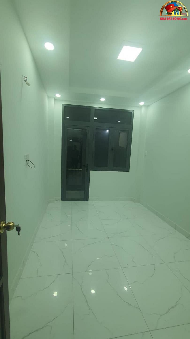 Bán nhà riêng sổ đỏ Quận 5, TP.HCM – 3 tầng, 4 phòng ngủ, giá 8.8 tỷ