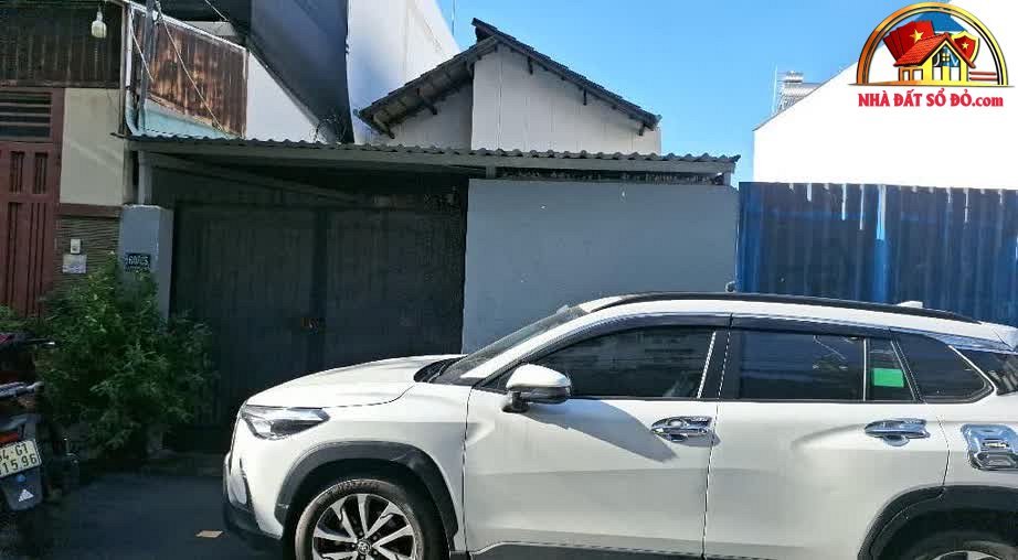 Nhà riêng 100m² HXH Quận 7 – Giá 7.9 tỷ – Tiện xây mới tự do – Bán nhà đất sổ đỏ