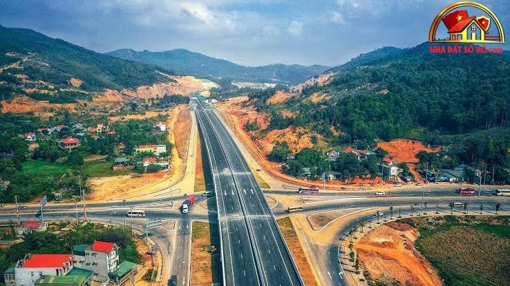Bất động sản 24h: Quảng Ninh nghiên cứu cao tốc 22.000 tỷ; Khánh Hòa rót 8.000 tỷ phát triển 690ha KCN tại Vân Phong- Ảnh 1.