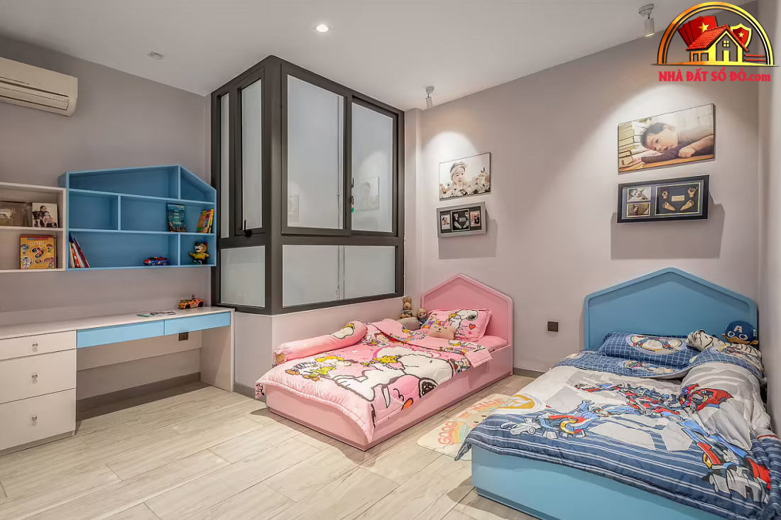 Cải tạo nhà 3 tầng TP.HCM: Cấu trúc giếng trời và cầu thang thép thay thế lối đi cũ- Ảnh 12. Cải tạo nhà 3 tầng TP.HCM: Cấu trúc giếng trời và cầu thang thép thay thế lối đi cũ- Ảnh 12.