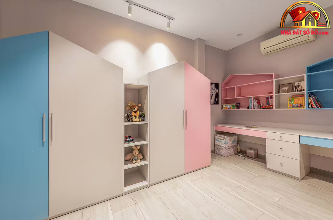 Cải tạo nhà 3 tầng TP.HCM: Cấu trúc giếng trời và cầu thang thép thay thế lối đi cũ- Ảnh 13. Cải tạo nhà 3 tầng TP.HCM: Cấu trúc giếng trời và cầu thang thép thay thế lối đi cũ- Ảnh 13.