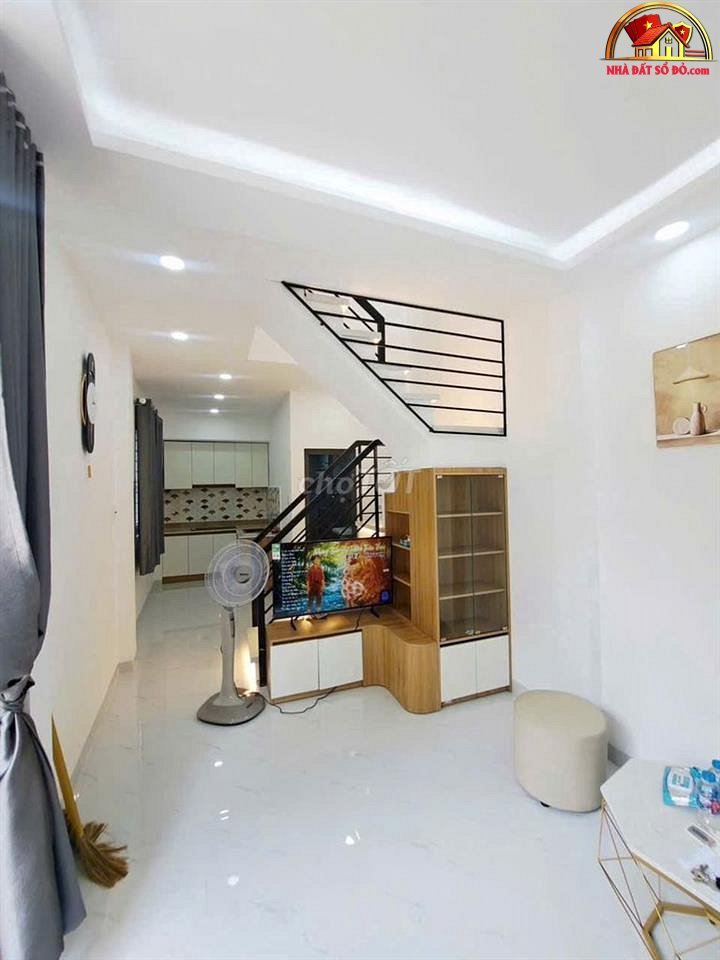 Nhà đất sổ đỏ Tân Phú TP.HCM, bán gấp 3 tỷ 980 triệu, 2 phòng ngủ