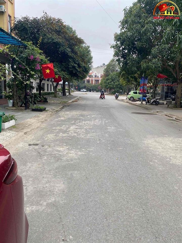 Nhà đất sổ đỏ mặt tiền đường Lê Lâm, Phú Thạnh, Tân Phú, TP.HCM