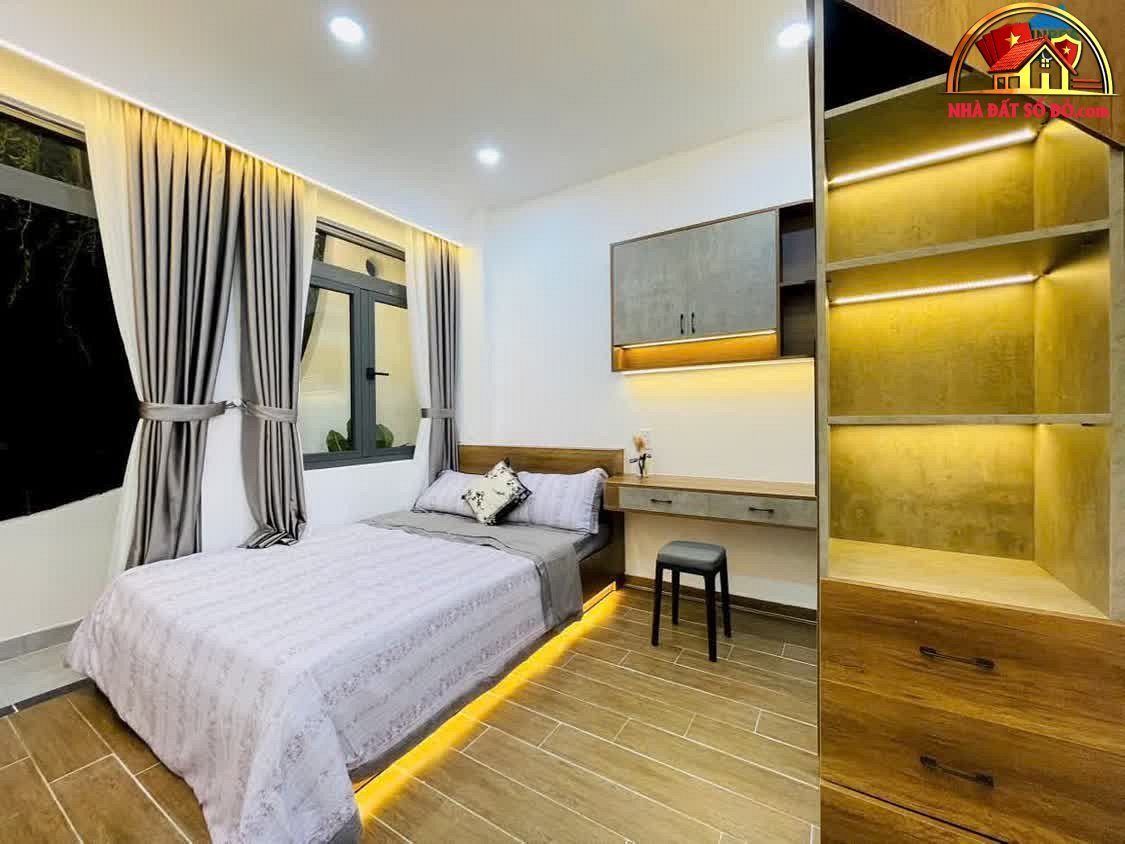 Bán nhà mặt phố sổ đỏ Quận 2 Hồ Chí Minh giá 18 tỷ