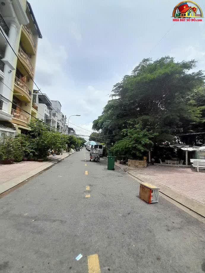 Nhà đất sổ đỏ Quận 8 Hồ Chí Minh, mặt tiền đường nhựa, giá thỏa thuận