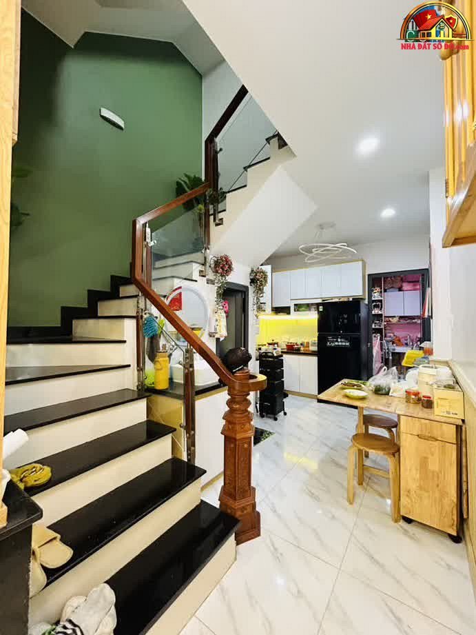 Nhà đẹp Quận 7 gần Phú Mỹ Hưng – Giá 7.x tỷ – Bán nhà đất sổ đỏ