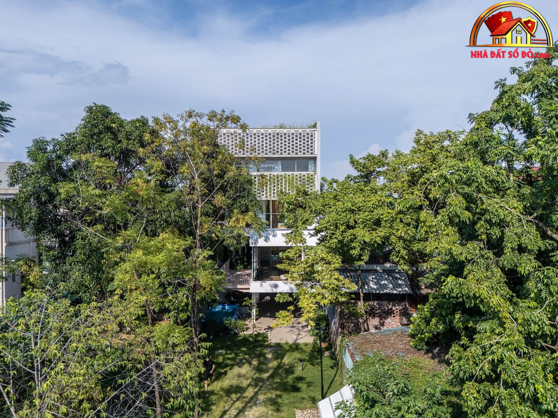 Nhà nghỉ dưỡng Vĩnh Yên: Cấu trúc xoay khối 90 độ nương theo cây xoài cổ thụ- Ảnh 1. Nhà nghỉ dưỡng Vĩnh Yên: Cấu trúc xoay khối 90 độ nương theo cây xoài cổ thụ- Ảnh 1.
