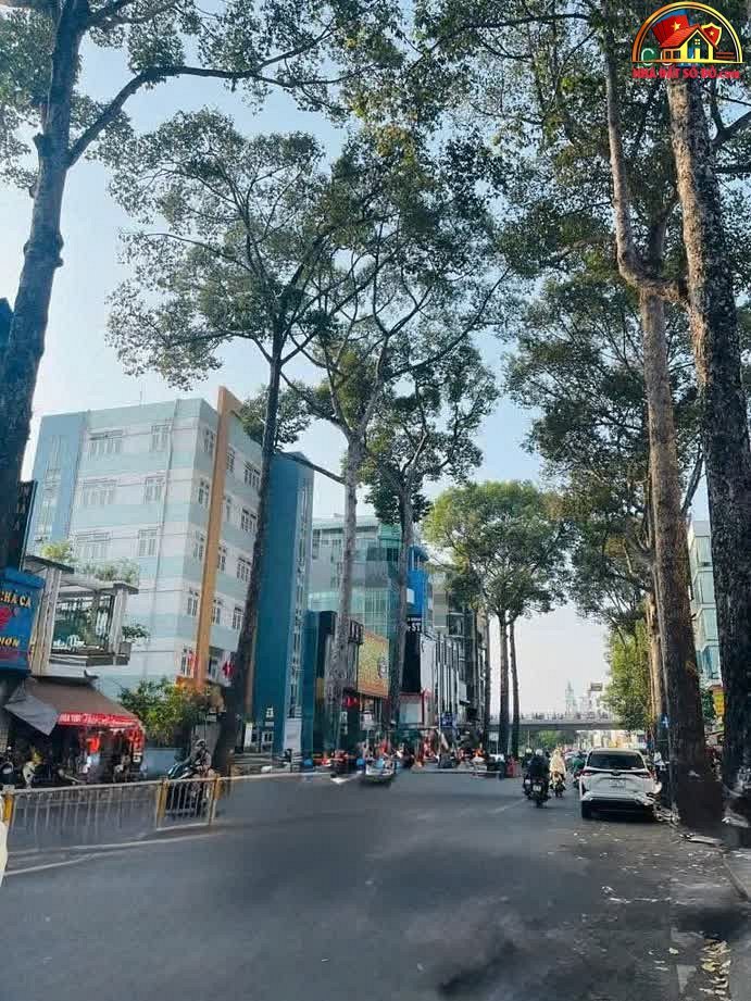 Nhà đất sổ đỏ Quận 10 TP.HCM – Nhà đẹp Nguyễn Tri Phương 5.27 tỷ