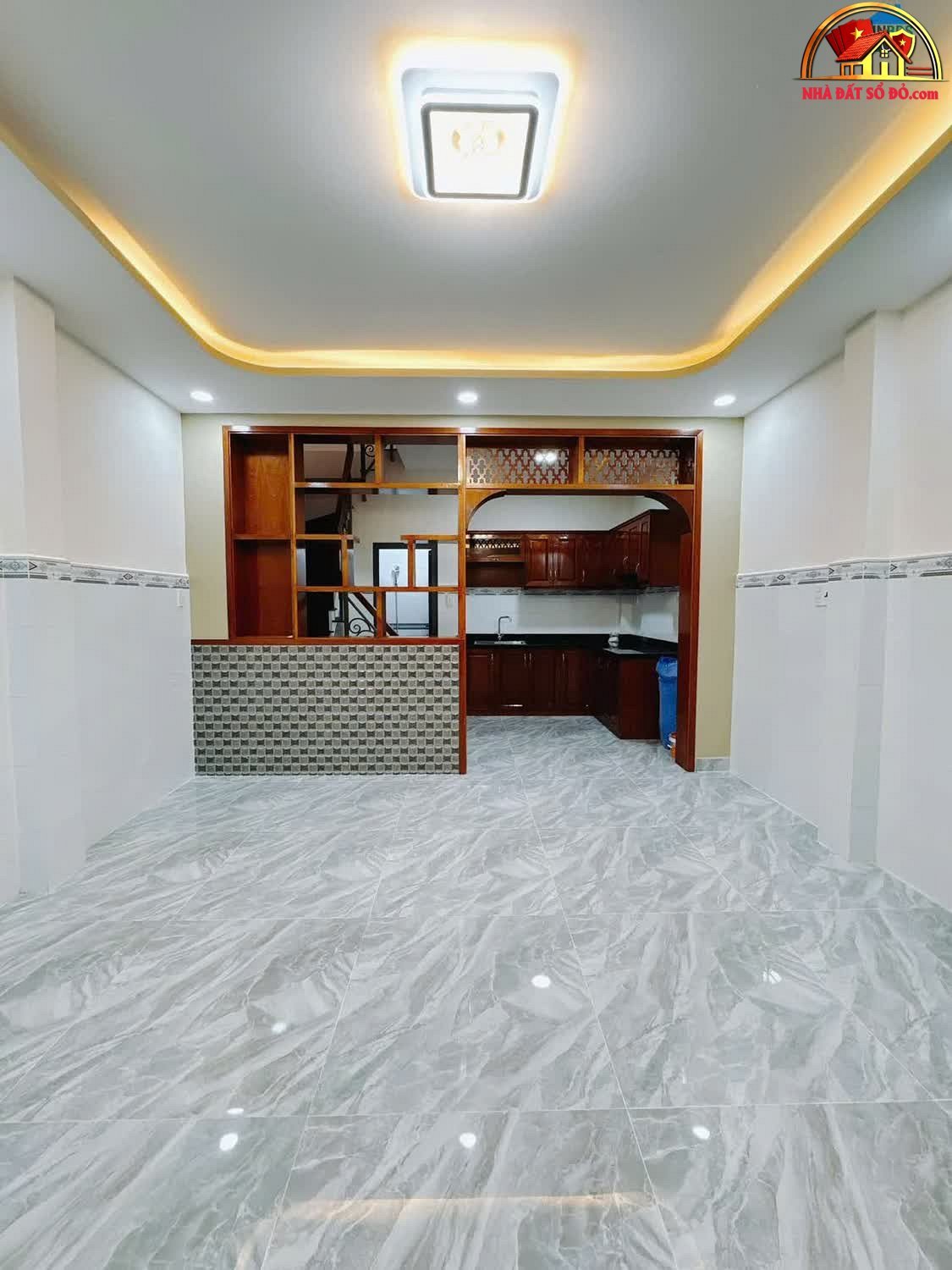 Nhà mặt phố bán tại Quận 4 TP.HCM với sổ hồng hoàn công
