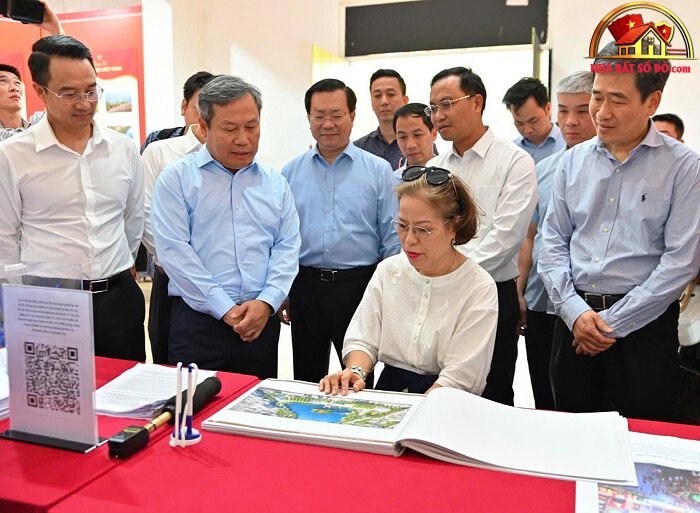 Xu hướng bất động sản sổ đỏ 2026–2027 tại Hồ Gươm - Review Nhà Phố - Mua bán nhà phố - Reviewnhapho.com