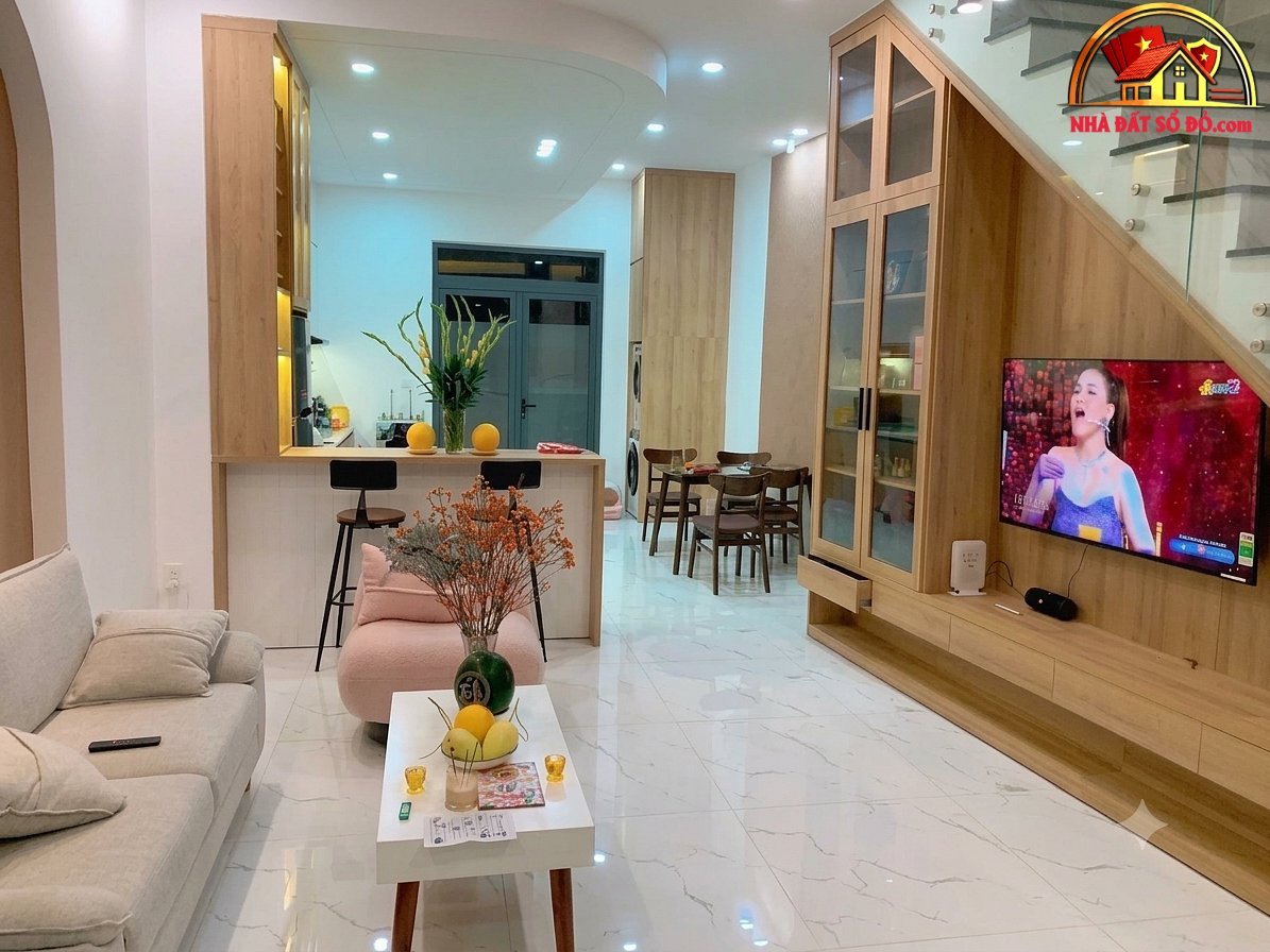 Nhà đất sổ đỏ TP.HCM: Mua đất tặng nhà C4 gần công viên Cây Sộp giá 4,5 tỷ