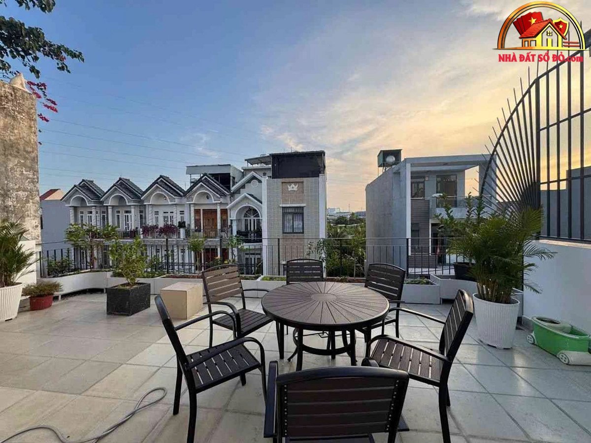 Biệt thự sang trọng, nội thất cao cấp, hxh Vườn Là… – Bán biệt thự Quận 12 – TP Hồ Chí Minh giá 10 – 15 tỷ