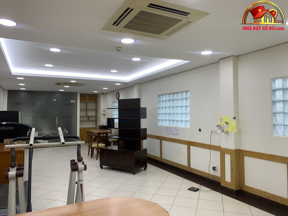 Nhà hẻm xe hơi 4.5m đường Calmette, P. Nguyễn Thái Bình, Quận 1 – 78m2 chỉ 28.5 tỷ