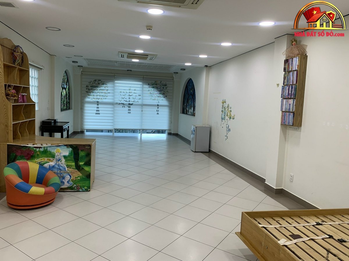 Nhà hẻm xe hơi 4.5m đường Calmette, P. Nguyễn Thái Bình, Quận 1 – 78m2 chỉ 28.5 tỷ
