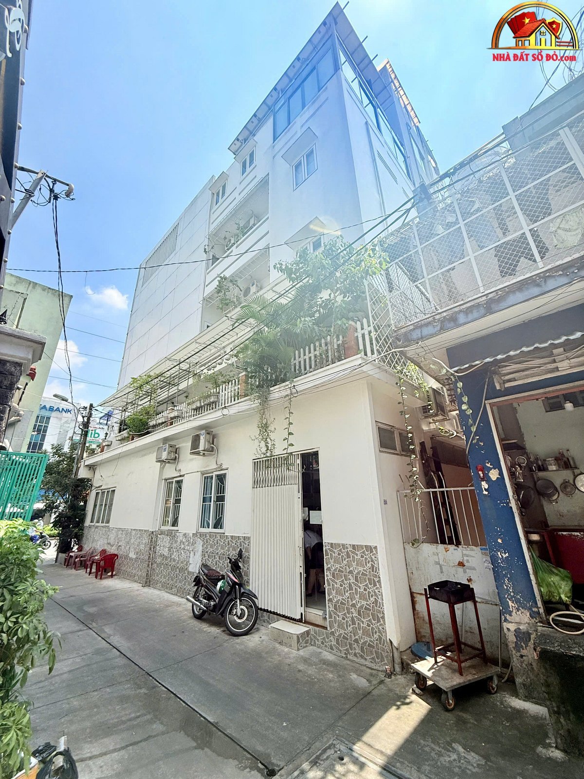 Nhà đất sổ đỏ TP.HCM: Bán gấp nhà mặt phố Lạc Long Quân, Quận 11, giá 23.9 tỷ