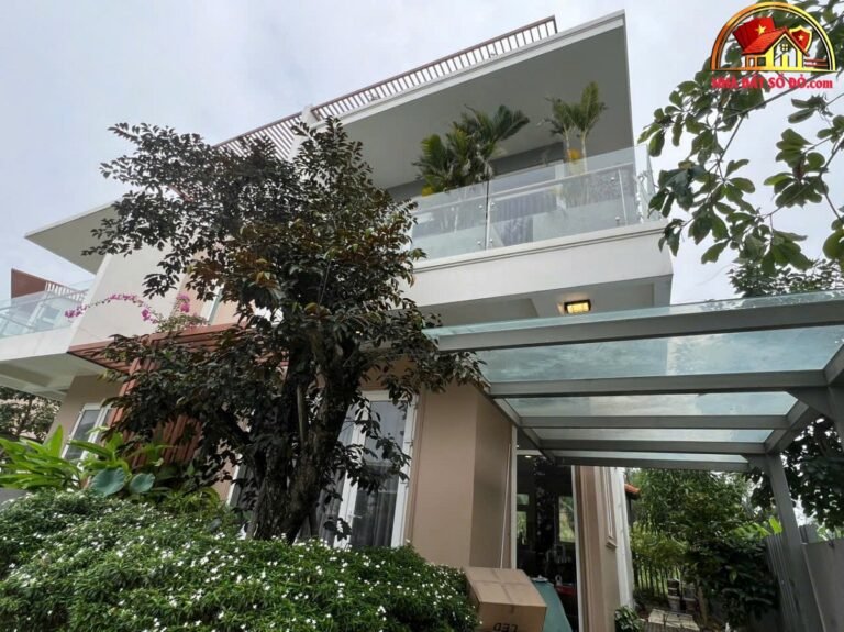 Biệt thự 3 mặt tiền view hồ 120m2 sổ hồng riêng tại Phú Hữu TP.HCM