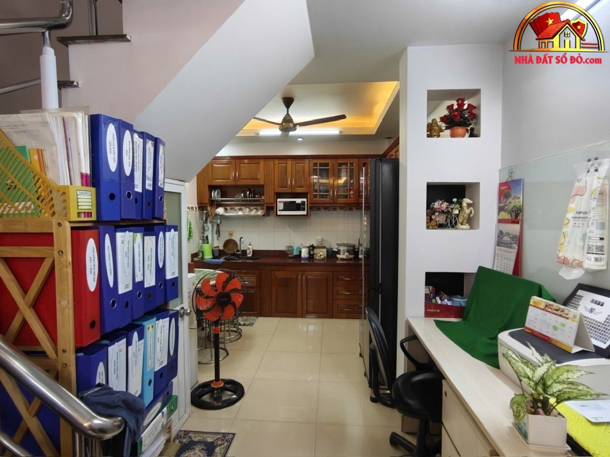 Nhà đẹp 4 tầng hẻm rộng Huỳnh Văn Bánh – Giá chỉ 7.8 tỷ – Đầu tư sinh lời ngay