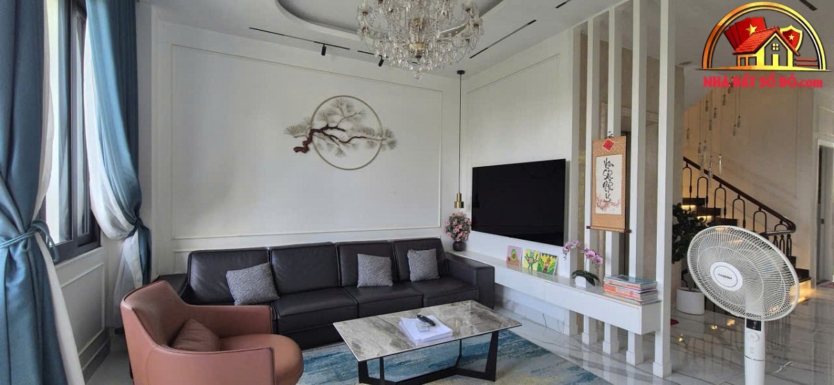 Nhà 6 tầng thang máy nội thất cao cấp – Vinhomes Quận 9 – 144m2 – Thoả thuận