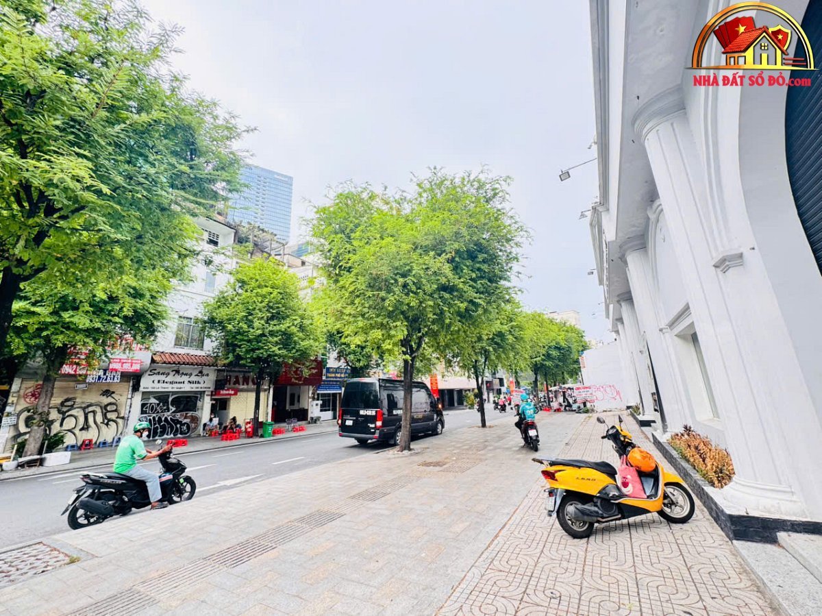 Nhà đất sổ đỏ Quận 1: Bán nhà mặt tiền Lê Thánh Tôn 6 tầng giá 105 tỷ