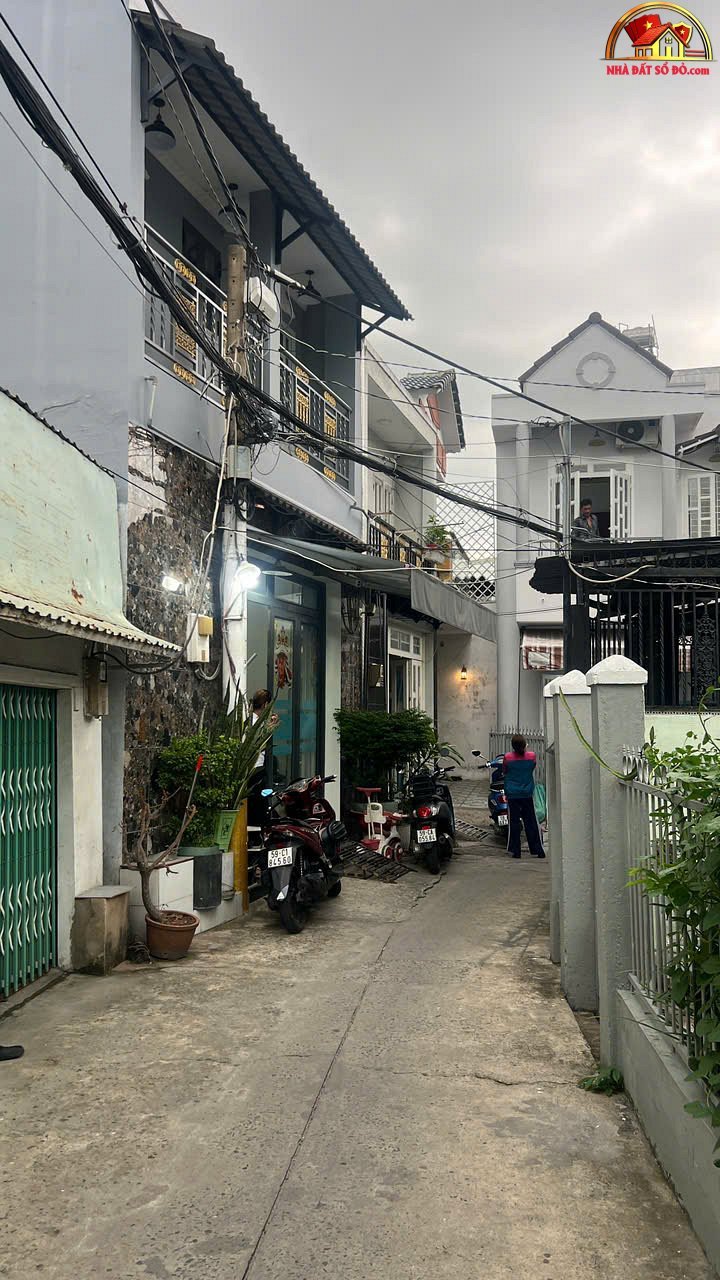 Nhà nở hậu 2 phòng ngủ, giá thương lượng – Đ… – Bán nhà mặt phố Quận Tân Phú – TP Hồ Chí Minh giá Thỏa thuận