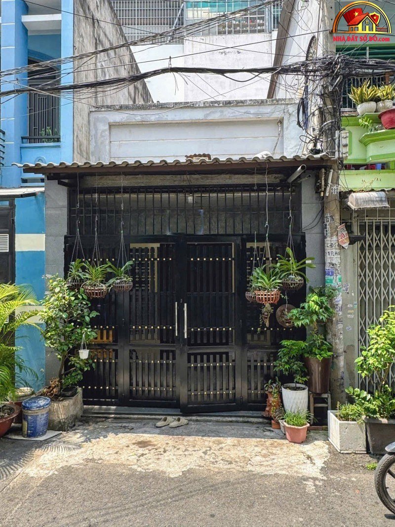 Nhà đất sổ đỏ TP.HCM hẻm 5m bên hông trường Kim Đồng giá 4.65 tỷ