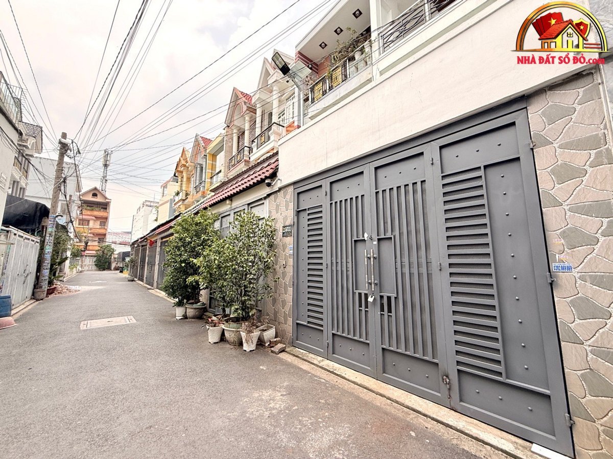 Nhà đất sổ đỏ TP.HCM – Bán nhà riêng Tô Ký Q12 3 tầng 7PN chỉ 5,7 tỷ