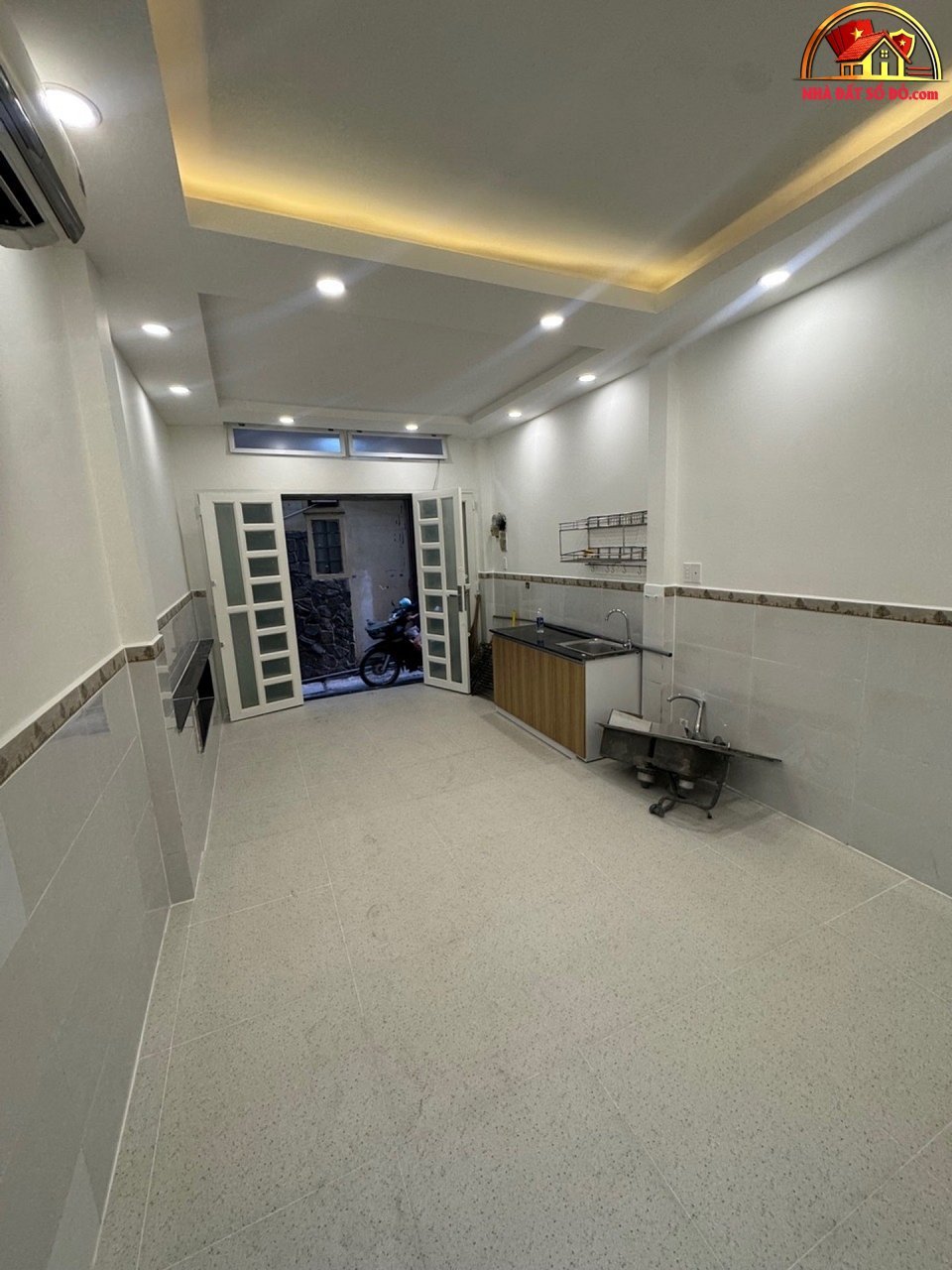 Nhà ngang 8.2m gần Ngã Tư Hàng Xanh, 2 tầng chỉ 7.5 tỷ – Bán nhà đất