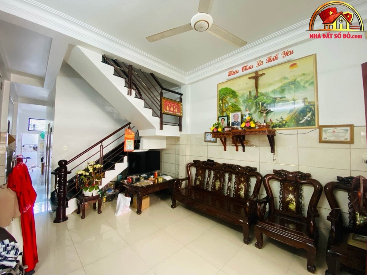 Nhà 3 tầng có PN trệt gần chợ Xóm Mới – Giá 6.99 tỷ – BĐS Sổ Đỏ