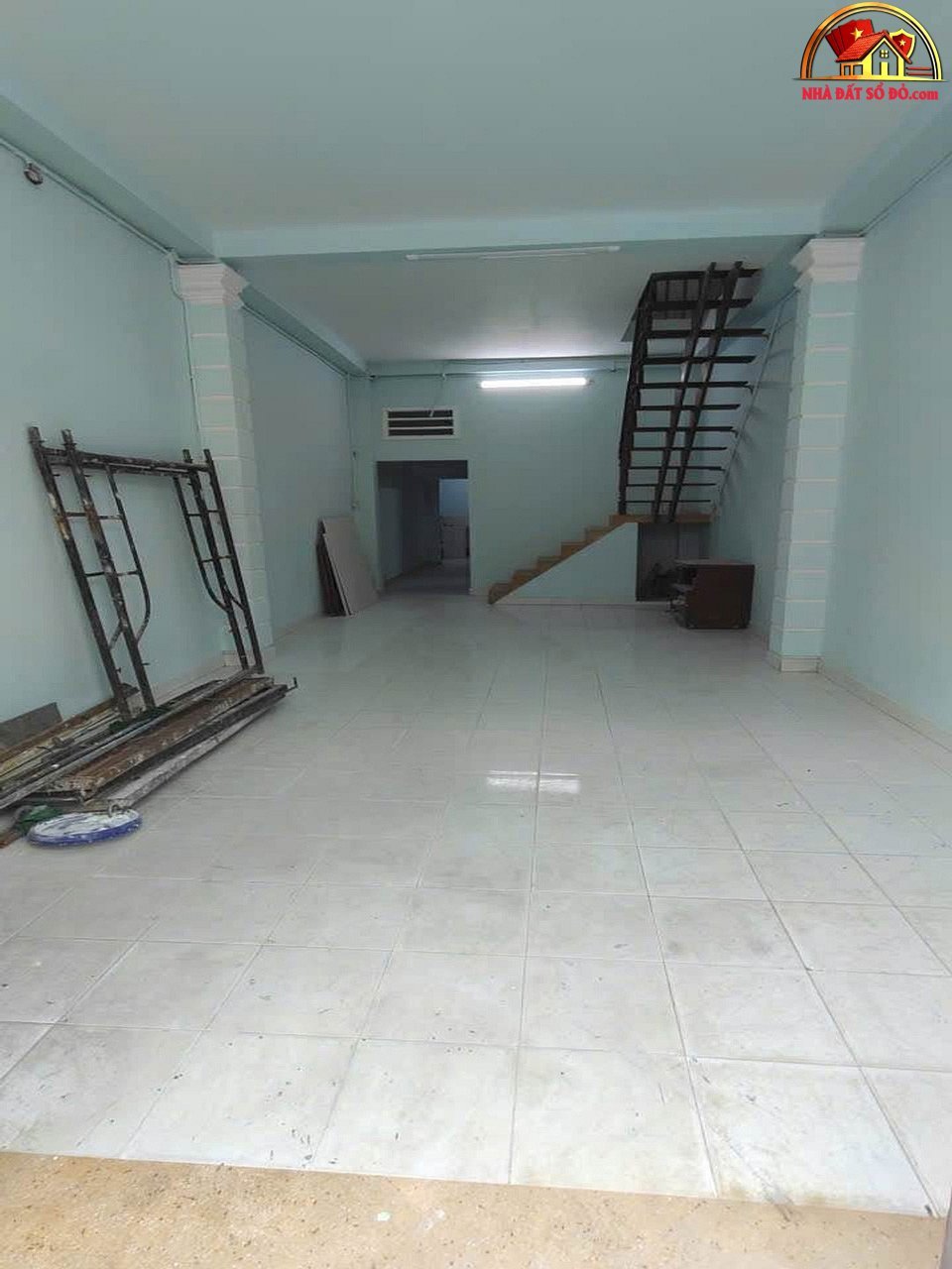 Nhà đất sổ đỏ TP.HCM gần chợ Xóm Mới, 80m2 giá 5.99 tỷ