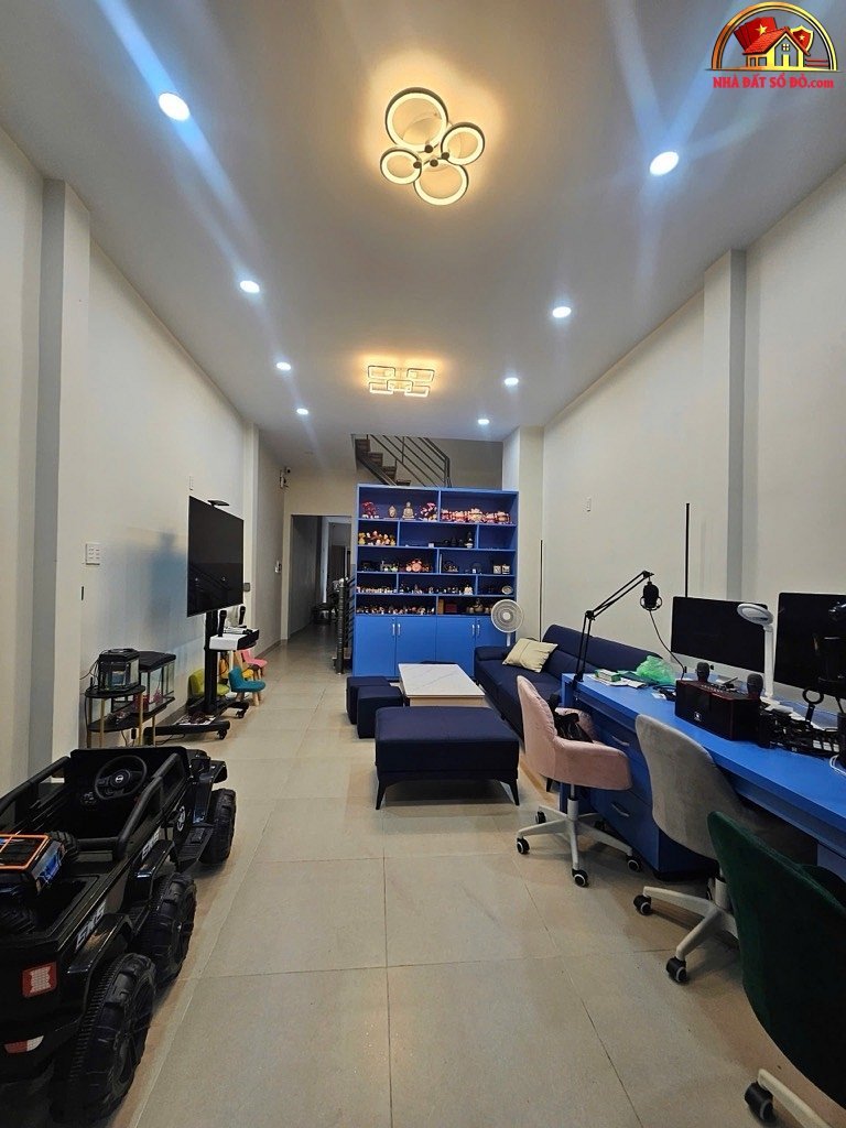 Nhà đất sổ đỏ TP.HCM 3 tầng vuông vức Lê Đức Thọ gần chợ Xóm Mới – 9.86 tỷ